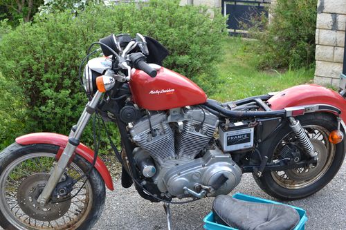 Arrivée de la Harley 883 à l'atelier