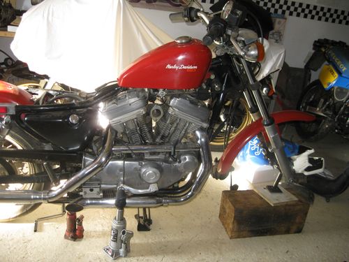 Moto calée pour intervention